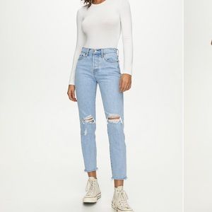 Levi’s light wash Wedgie jeans, size 27